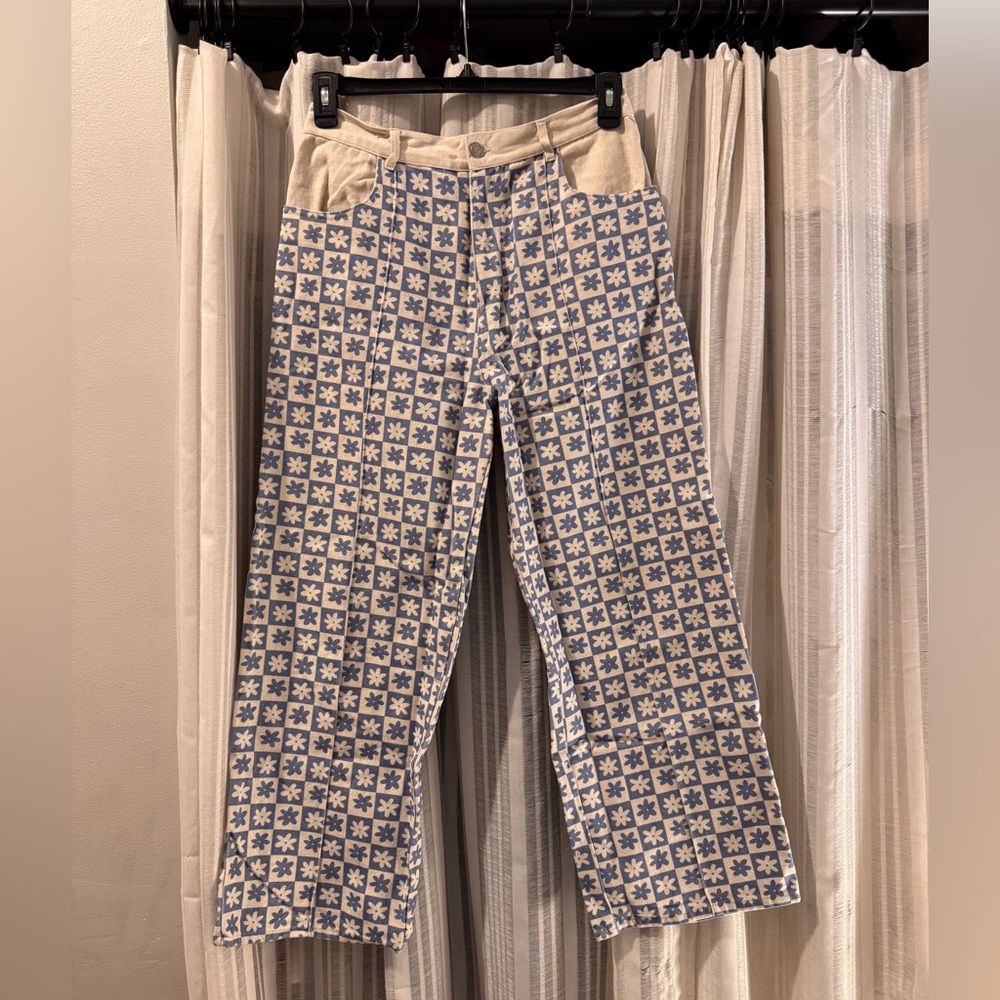 Lisa Says Gah Blue and White Floral Jeans